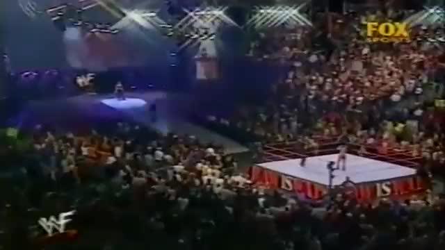 Trish stratus vs chyna. raw 2001.